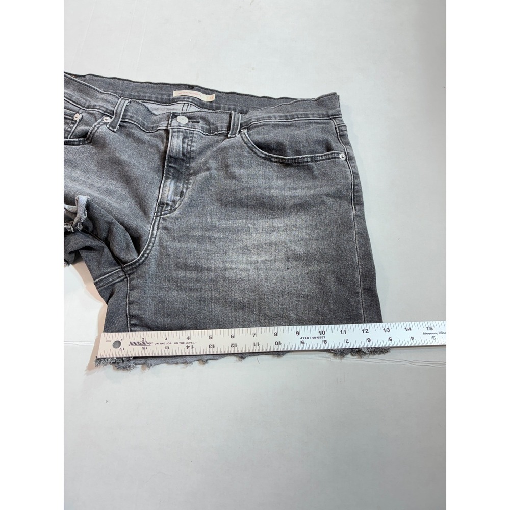 Levi's Mid Length Shorts Womens 34 Gray Denim Raw Hem Cutoff 29965-0149 - Picture 7 of 8